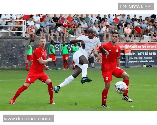 戈亚斯主场迎战米内罗期待精彩对决双方争夺宝贵积分之战